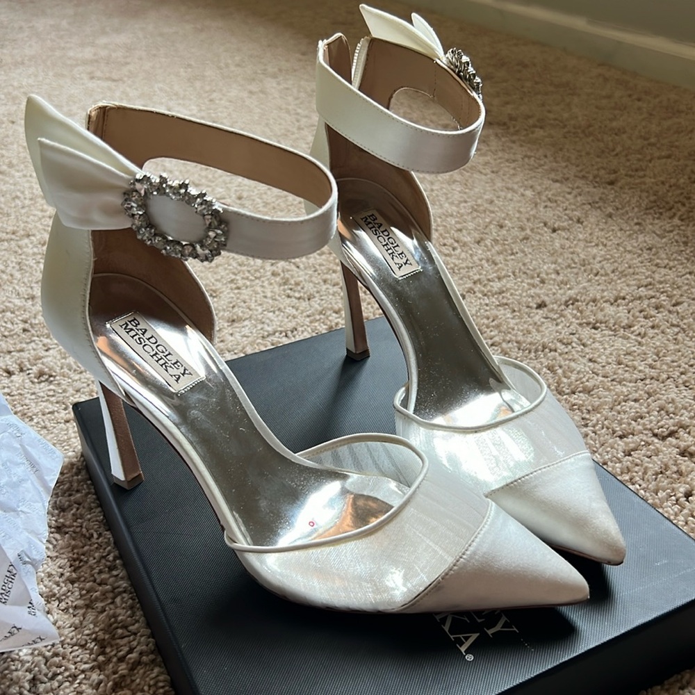 Badgley Mischka White Heels